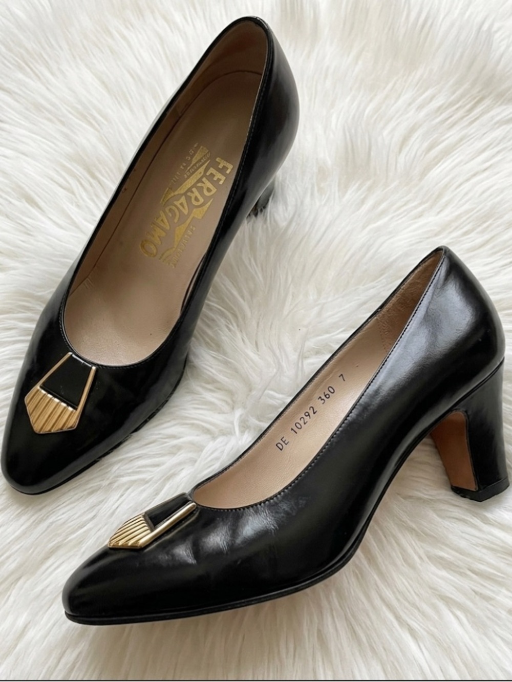 Salvatore Ferragamo Black Leather pumps heels SZ 7 C 3” heels